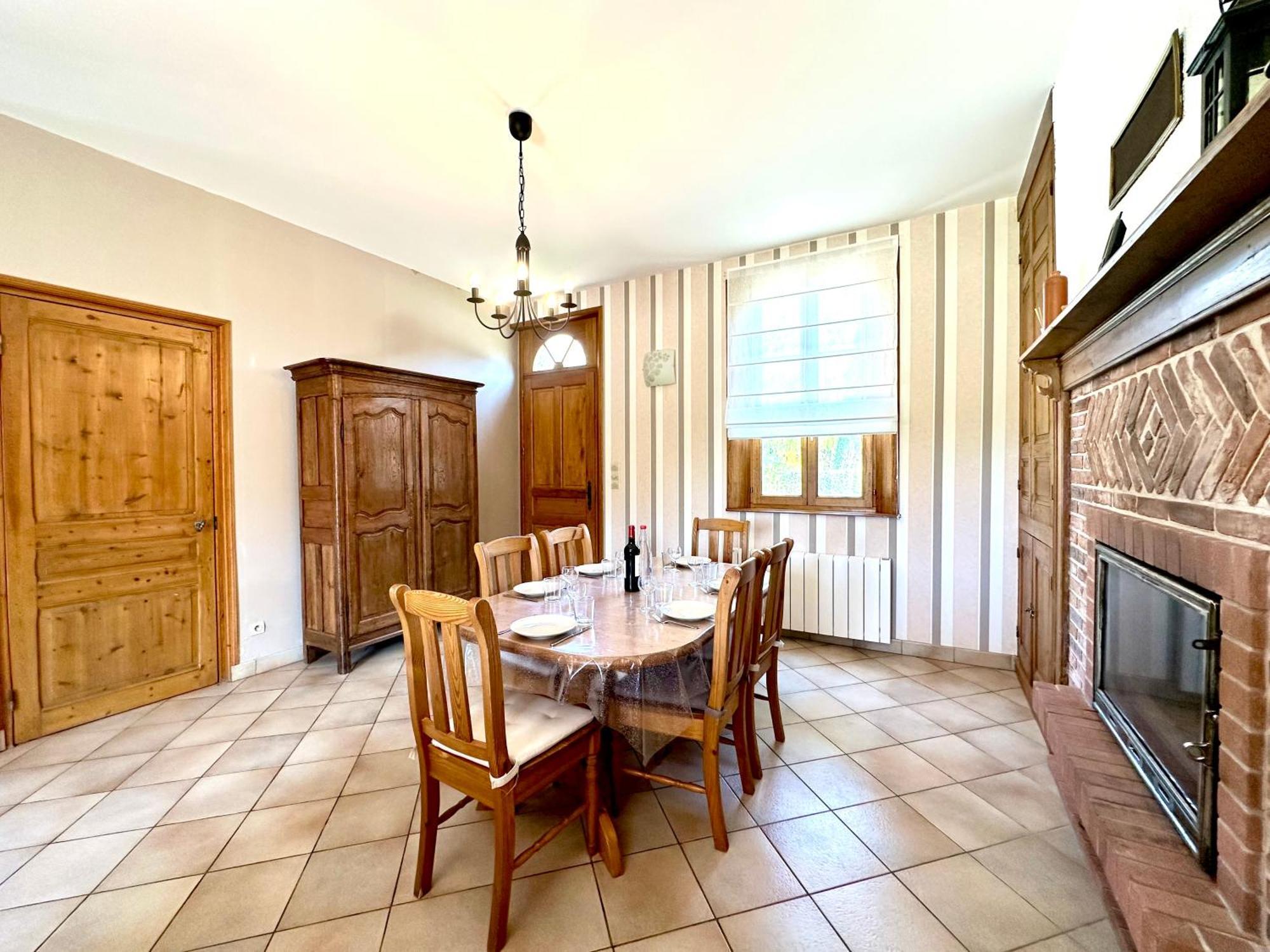 Le Gite D'En Bas Quesnoy-le-Montant Exterior photo