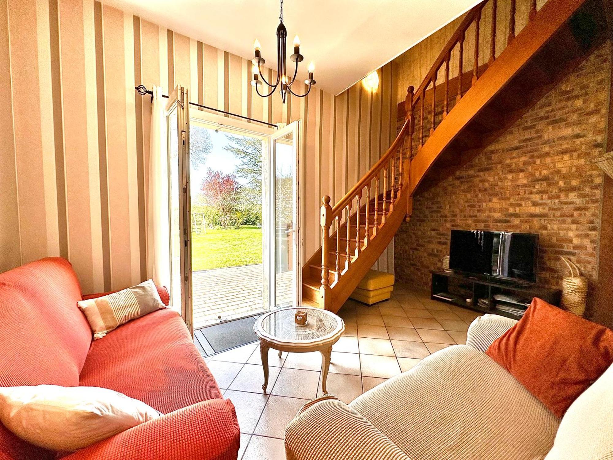 Le Gite D'En Bas Quesnoy-le-Montant Exterior photo
