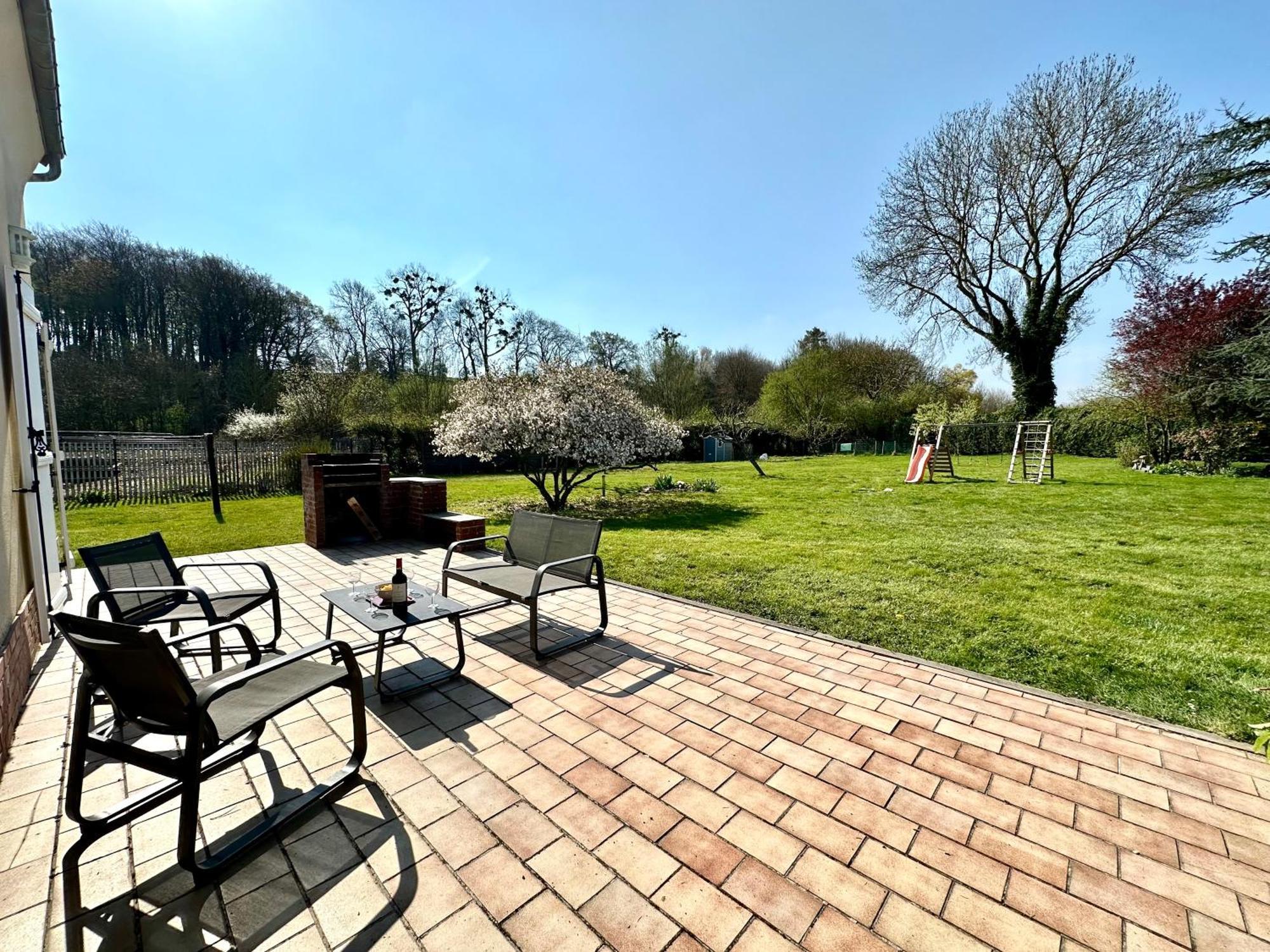 Le Gite D'En Bas Quesnoy-le-Montant Exterior photo